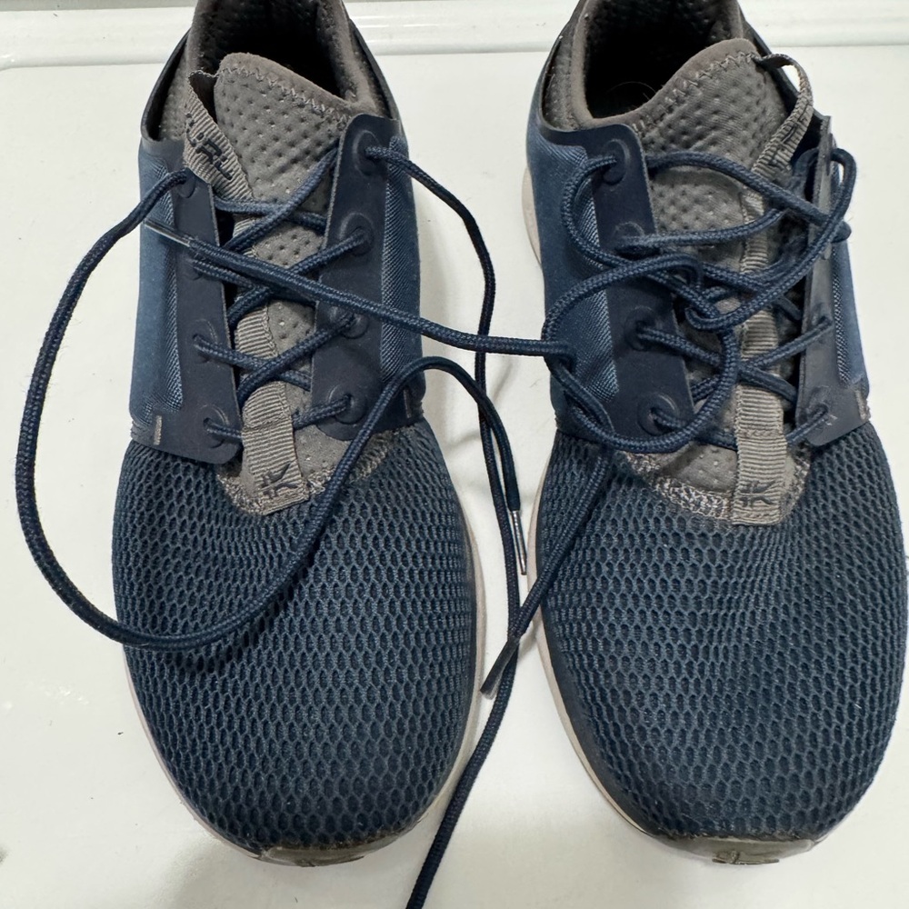 KURU Men's Sneakers - Navy and Gray
